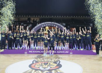 ŞAMPİYON FENERBAHÇE OPET
