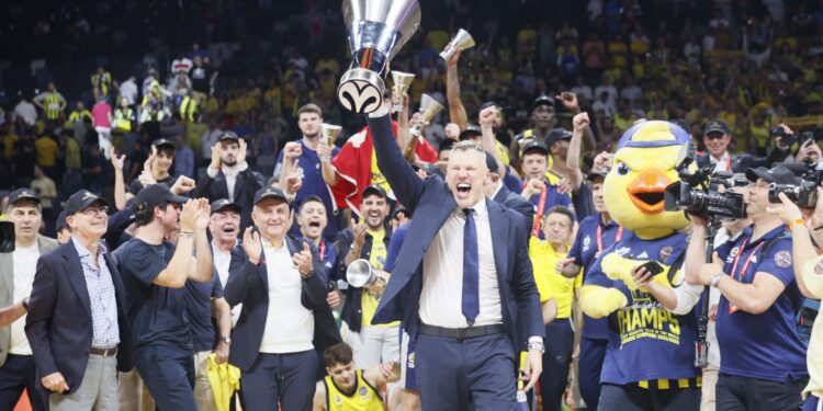Fenerbahçe Beko, EuroLeague şampiyonu! 5 Fenerbahçe Beko, EuroLeague şampiyonu! 1