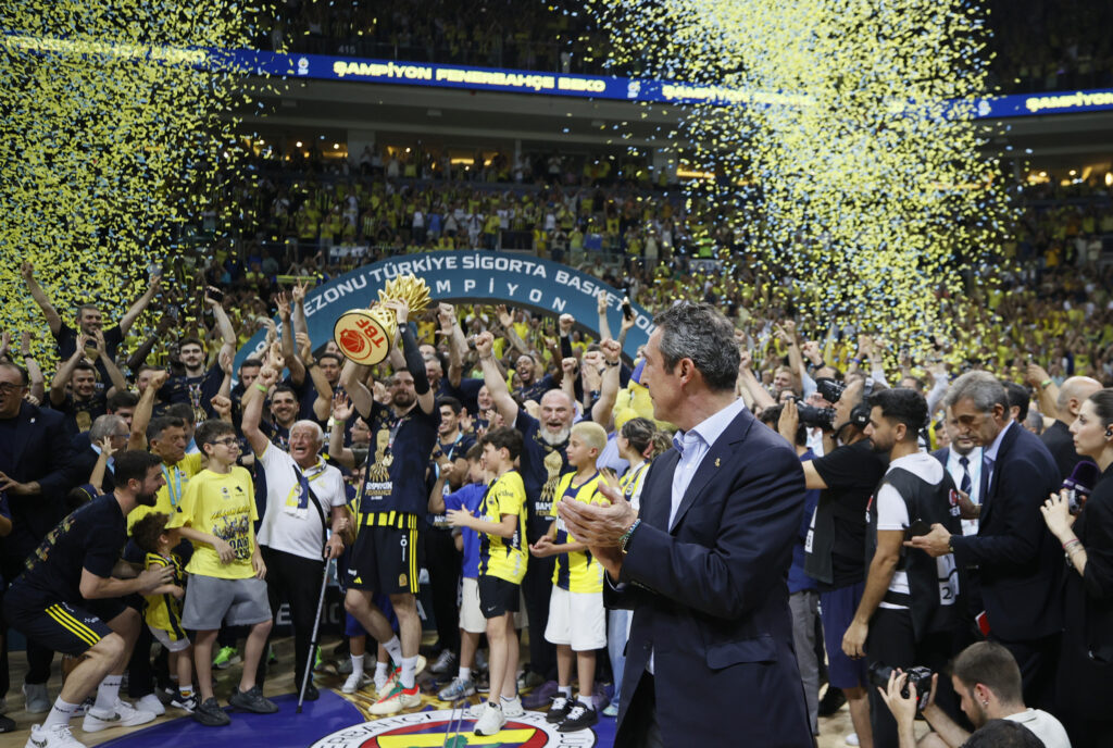 ŞAMPİYON FENERBAHÇE BEKO 1