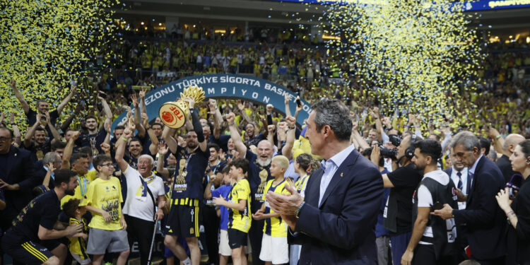 ŞAMPİYON FENERBAHÇE BEKO 1