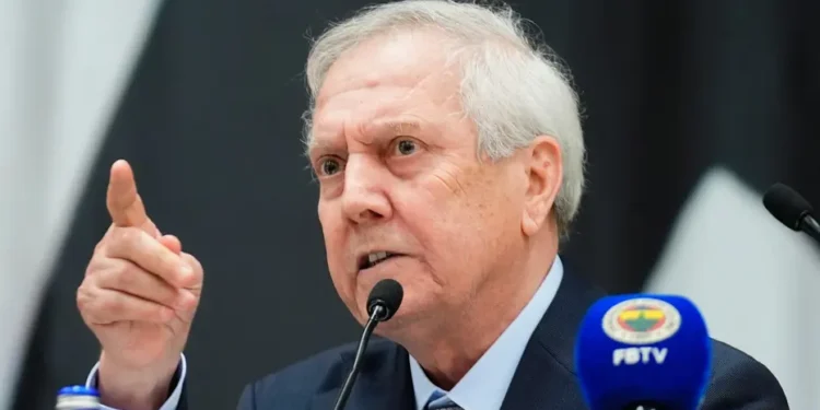 Ali hep içinde kalan Aziz Yıldırım'ı dışarıya vuruyorsun. Vurma. Yanlış yapıyorsun. 5 Ali hep içinde kalan Aziz Yıldırım'ı dışarıya vuruyorsun. Vurma. Yanlış yapıyorsun. 1