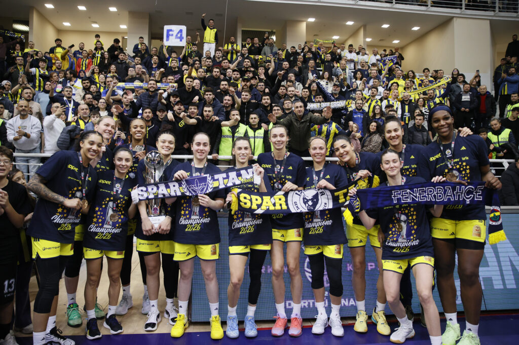 HALKBANK KADINLAR TÜRKİYE KUPASI’NDA ŞAMPİYON FENERBAHÇE OPET 1
