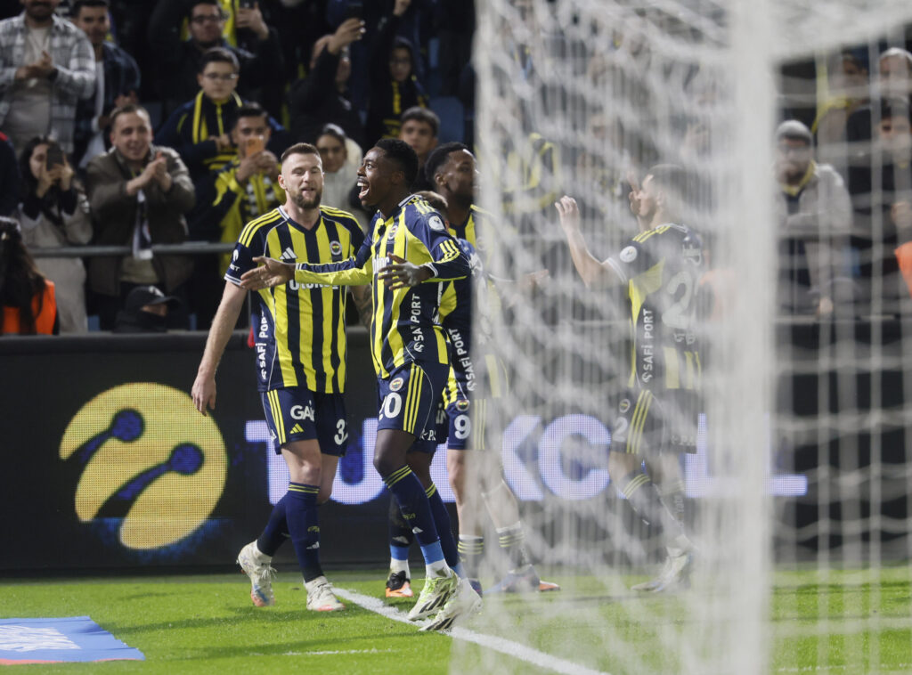 Fenerbahçemiz, Turkcell Süper Kupa’da finale yükseldi 1