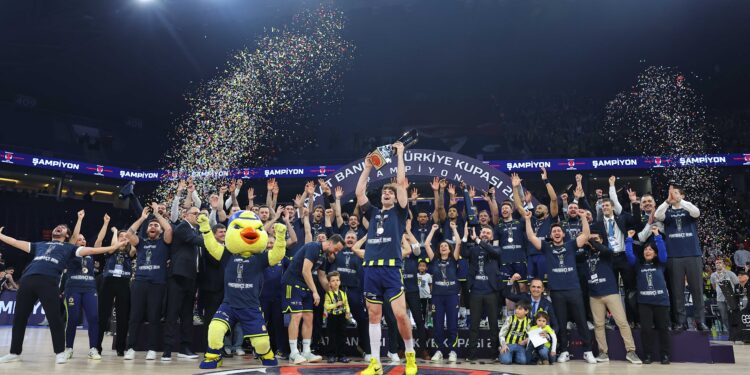FENERBAHÇE BEKO, ÜST ÜSTE ÜÇÜNCÜ, TOPLAMDA ONUNCU KEZ TÜRKİYE KUPASI ŞAMPİYONU 1