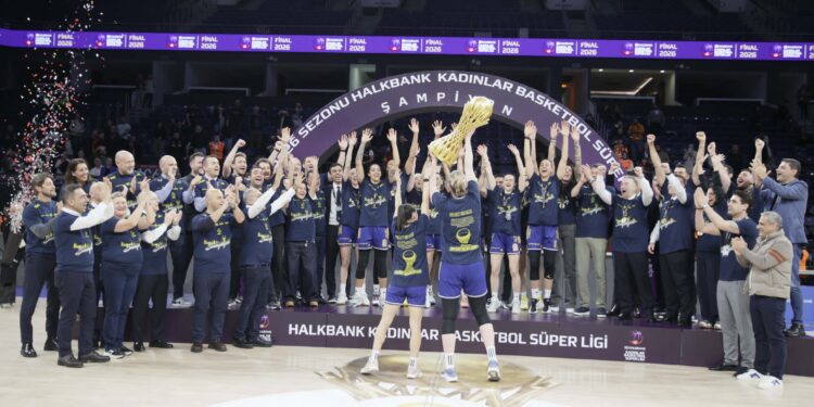FENERBAHÇE OPET NAMAĞLUP ŞAMPİYON 1