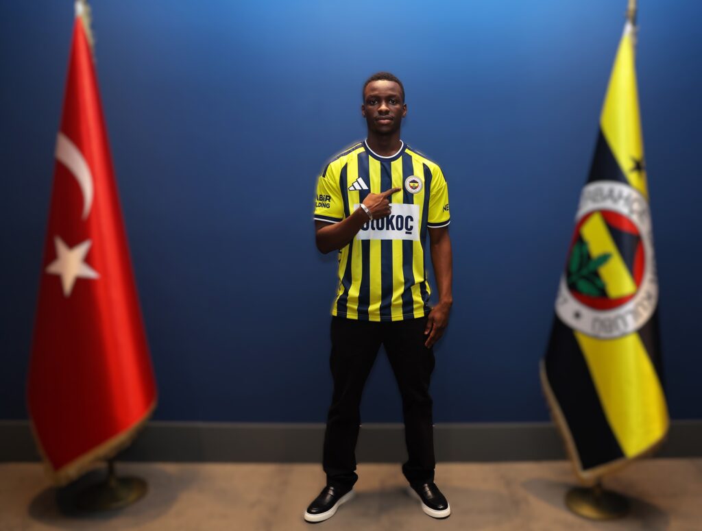 Ailemize hoş geldin Amara Diouf 1