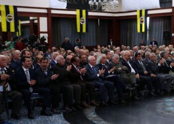 ’Görevde Kal’ Çağrısı
