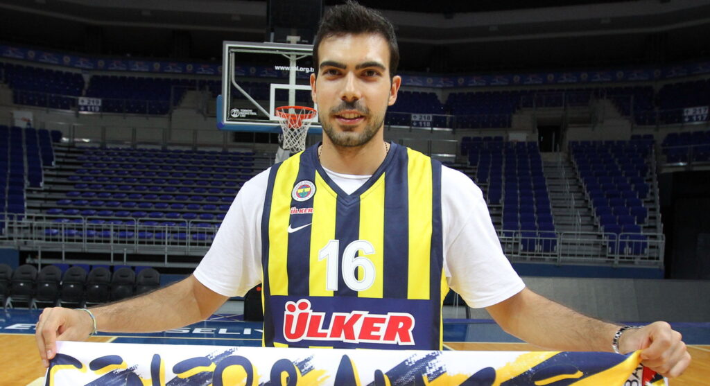 Kostas Sloukas İmzayı Attı 1 Kostas Sloukas İmzayı Attı 1