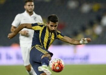 Alper Potuk’ta kırık!