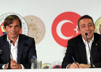 Teknik Direktörümüz Phillip Cocu için imza töreni düzenlendi