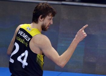 Anadolu Efes 93-84 Fenerbahçe