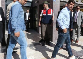 Emre Belözoğlu’na Saldırı