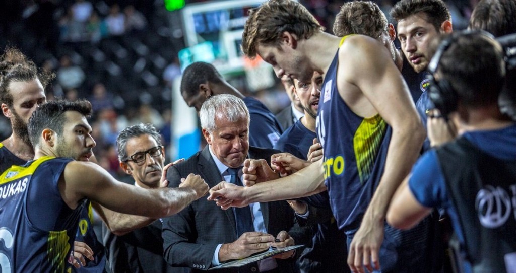 Şampiyon Fenerbahçe Doğuş parkeye iniyor 1