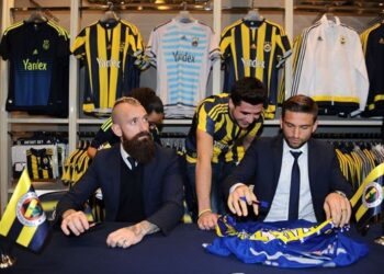 Meireles ve Ertuğrul taraftarlarla buluştu