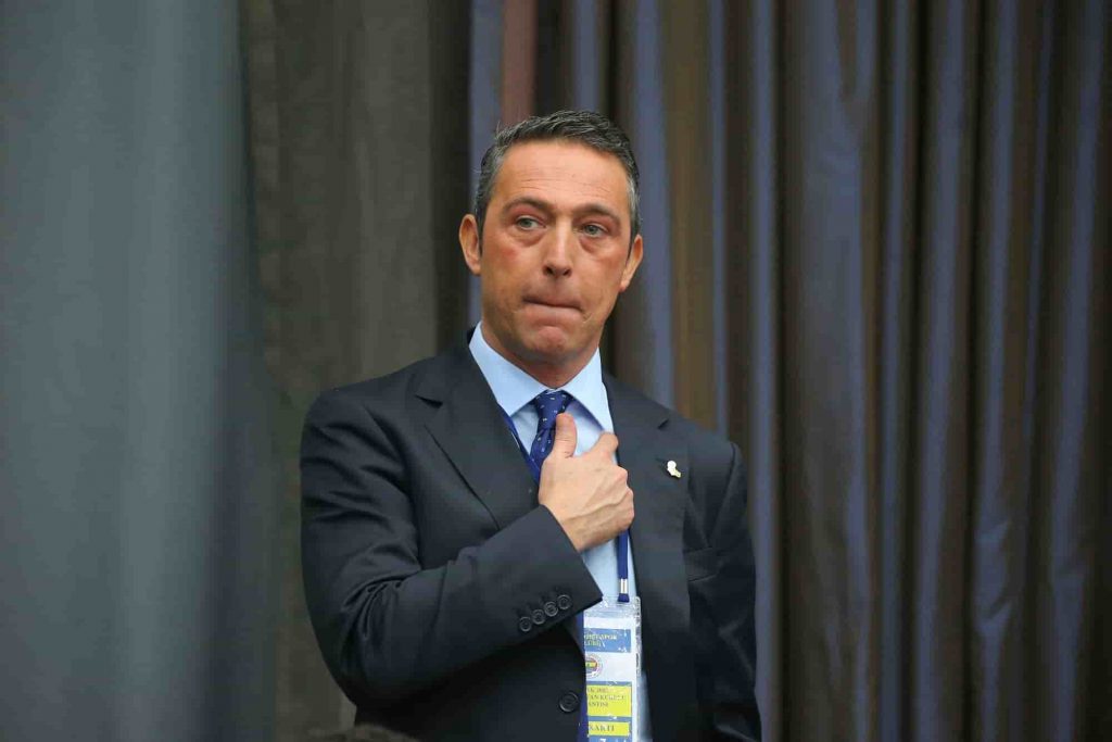 Ali Koç: Koskoca Süper Lig’de transfer yapma izni olmayan tek takım Fenerbahçe’ydi, bunu düşünebiliyor musunuz? 2 Ali Koç: Koskoca Süper Lig’de transfer yapma izni olmayan tek takım Fenerbahçe’ydi, bunu düşünebiliyor musunuz? 1