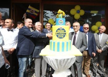 Fenerbahçe İzmir Şubesi Hizmete Açıldı