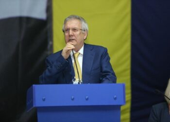 Aziz Yıldırım: “Fenerbahçe için canımızı verecek insanlarız”
