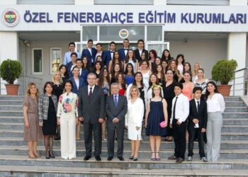 Fenerbahçe Koleji’nde Mezuniyet Coşkusu