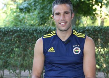 Robin van Persie: “Asla pes etmem”