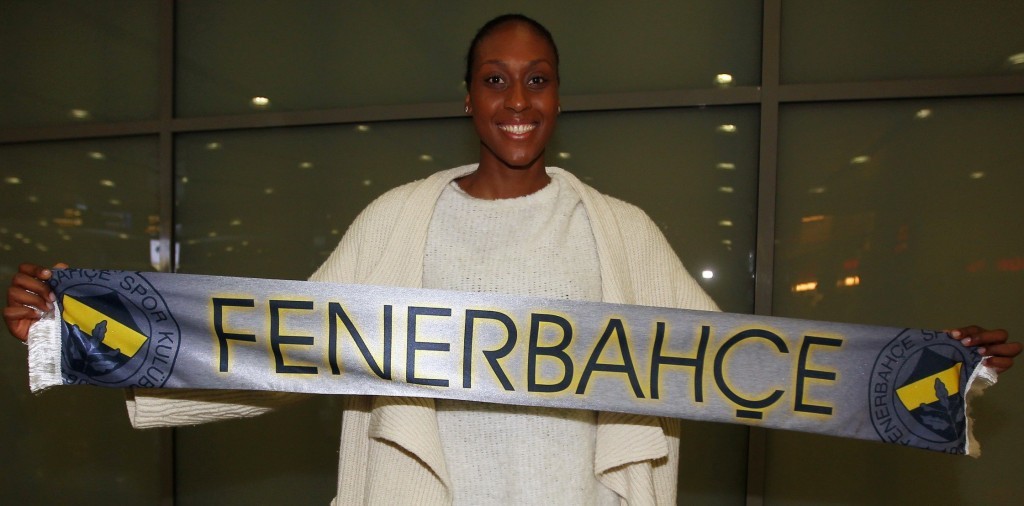 Fenerbahçe'nin yeni transferi Sandrine Gruda İstanbul'da 1