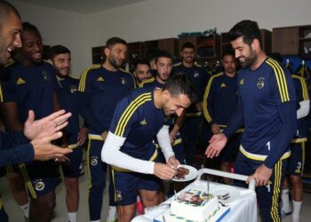 Volkan Demirel’e sürpriz doğum günü