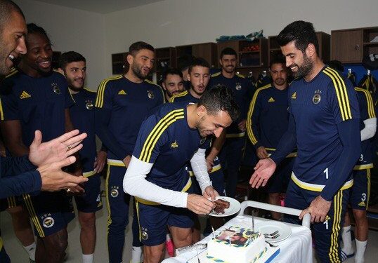 Volkan Demirel’e sürpriz doğum günü 13
